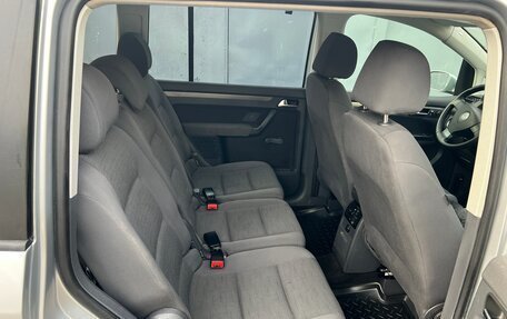 Volkswagen Touran III, 2010 год, 780 000 рублей, 10 фотография