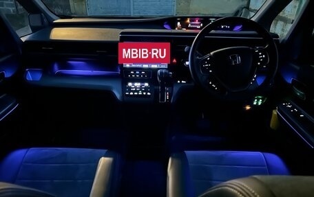 Honda Stepwgn IV, 2020 год, 2 500 000 рублей, 4 фотография