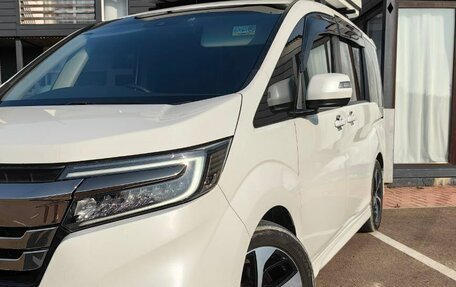 Honda Stepwgn IV, 2020 год, 2 550 000 рублей, 2 фотография