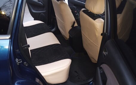 Mitsubishi Outlander III рестайлинг 3, 2004 год, 700 000 рублей, 8 фотография