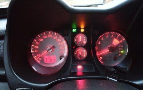 Mitsubishi Outlander III рестайлинг 3, 2004 год, 700 000 рублей, 12 фотография