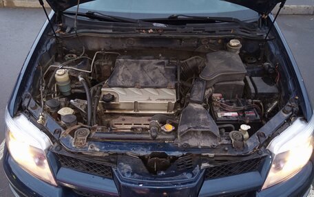 Mitsubishi Outlander III рестайлинг 3, 2004 год, 700 000 рублей, 15 фотография