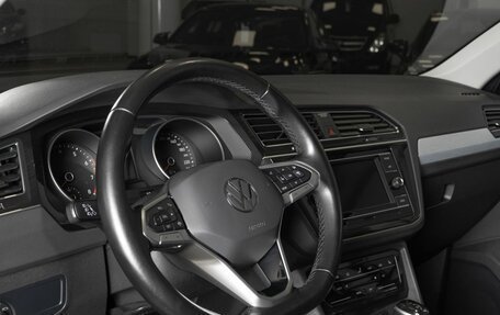 Volkswagen Tiguan II, 2020 год, 2 842 300 рублей, 3 фотография