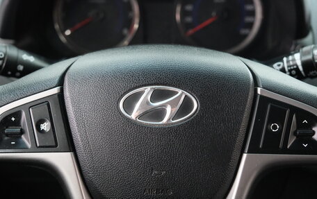 Hyundai Solaris II рестайлинг, 2015 год, 889 000 рублей, 13 фотография