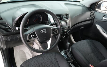 Hyundai Solaris II рестайлинг, 2015 год, 889 000 рублей, 11 фотография