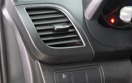 Hyundai Solaris II рестайлинг, 2015 год, 889 000 рублей, 10 фотография