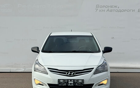 Hyundai Solaris II рестайлинг, 2015 год, 1 015 000 рублей, 2 фотография
