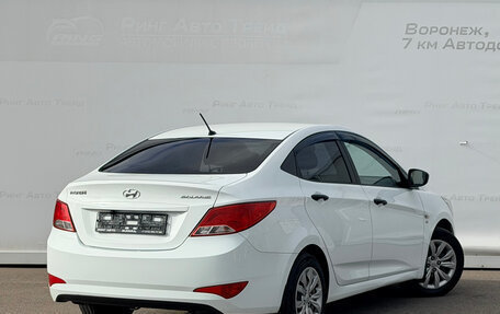 Hyundai Solaris II рестайлинг, 2015 год, 1 015 000 рублей, 5 фотография