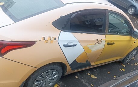 Hyundai Solaris II рестайлинг, 2017 год, 575 000 рублей, 3 фотография