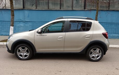 Renault Sandero II рестайлинг, 2021 год, 1 650 000 рублей, 2 фотография