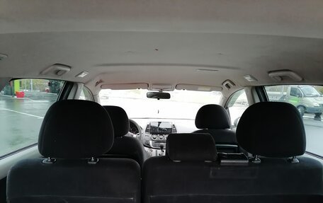 Mitsubishi Grandis, 2008 год, 600 000 рублей, 4 фотография