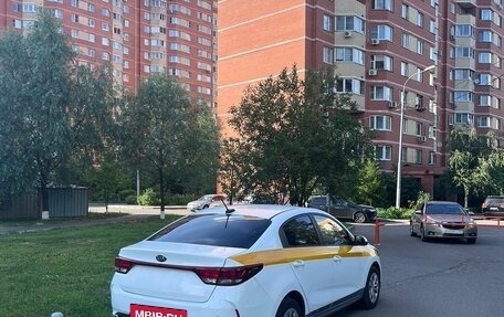 KIA Rio IV, 2020 год, 1 000 000 рублей, 4 фотография