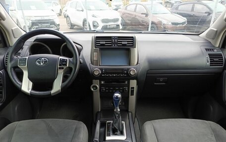 Toyota Land Cruiser Prado 150 рестайлинг 2, 2013 год, 2 874 000 рублей, 17 фотография