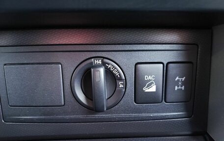 Toyota Land Cruiser Prado 150 рестайлинг 2, 2013 год, 2 874 000 рублей, 26 фотография