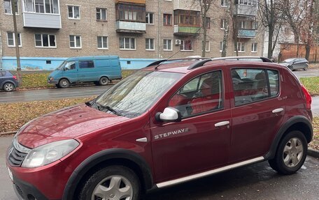 Renault Sandero I, 2014 год, 850 000 рублей, 2 фотография