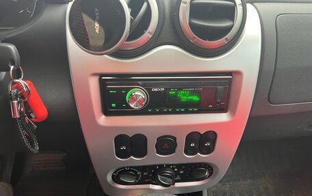 Renault Sandero I, 2014 год, 850 000 рублей, 9 фотография