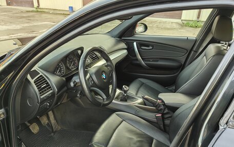 BMW 1 серия, 2009 год, 900 000 рублей, 10 фотография