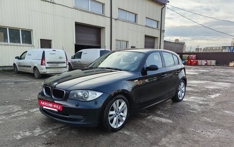 BMW 1 серия, 2009 год, 900 000 рублей, 5 фотография