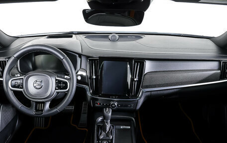 Volvo V90 Cross Country I рестайлинг, 2018 год, 2 690 000 рублей, 13 фотография