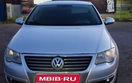 Volkswagen Passat B6, 2005 год, 550 000 рублей, 1 фотография