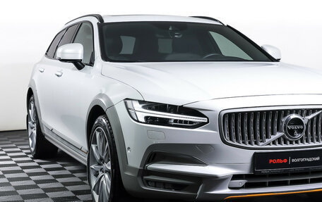 Volvo V90 Cross Country I рестайлинг, 2018 год, 2 690 000 рублей, 32 фотография