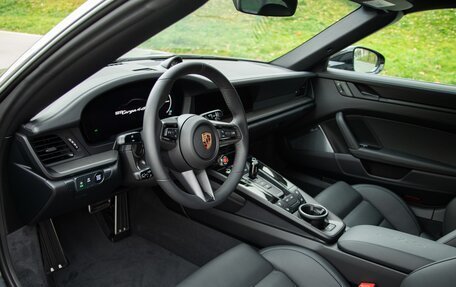 Porsche 911, 2025 год, 30 000 000 рублей, 13 фотография
