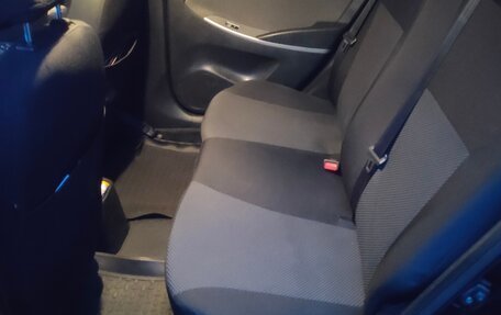 Hyundai Solaris II рестайлинг, 2013 год, 740 000 рублей, 13 фотография