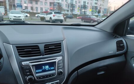 Hyundai Solaris II рестайлинг, 2013 год, 740 000 рублей, 15 фотография