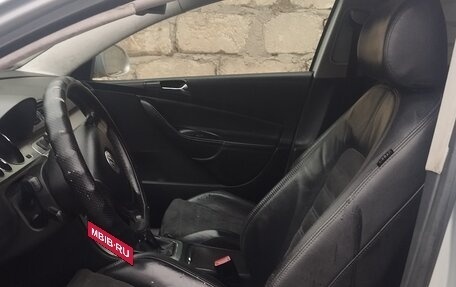 Volkswagen Passat B6, 2005 год, 550 000 рублей, 10 фотография