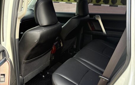 Toyota Land Cruiser Prado 150 рестайлинг 2, 2015 год, 4 199 999 рублей, 8 фотография