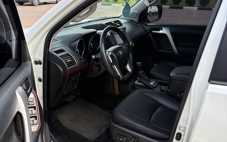 Toyota Land Cruiser Prado 150 рестайлинг 2, 2015 год, 4 199 999 рублей, 9 фотография