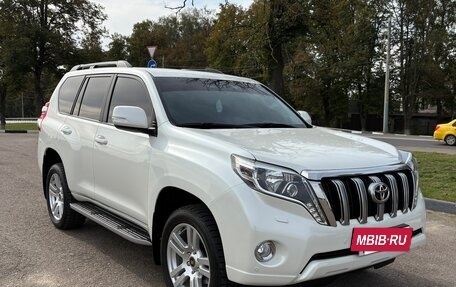 Toyota Land Cruiser Prado 150 рестайлинг 2, 2015 год, 4 199 999 рублей, 3 фотография