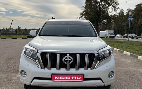 Toyota Land Cruiser Prado 150 рестайлинг 2, 2015 год, 4 199 999 рублей, 2 фотография