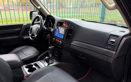 Mitsubishi Pajero IV, 2012 год, 2 090 000 рублей, 11 фотография