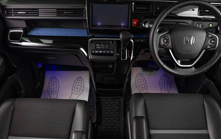 Honda Stepwgn IV, 2017 год, 2 459 000 рублей, 8 фотография
