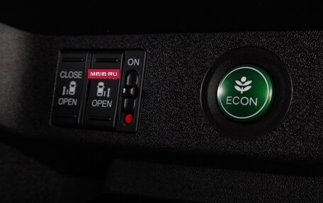 Honda Stepwgn IV, 2017 год, 2 459 000 рублей, 11 фотография