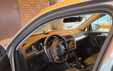 Volkswagen Tiguan II, 2019 год, 3 100 000 рублей, 6 фотография