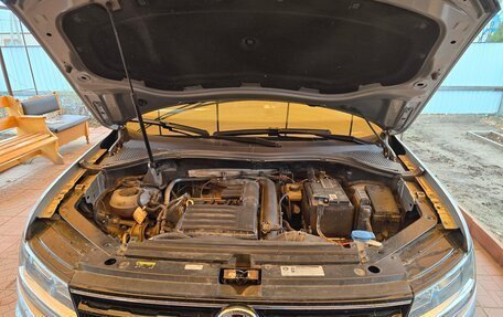 Volkswagen Tiguan II, 2019 год, 3 100 000 рублей, 5 фотография