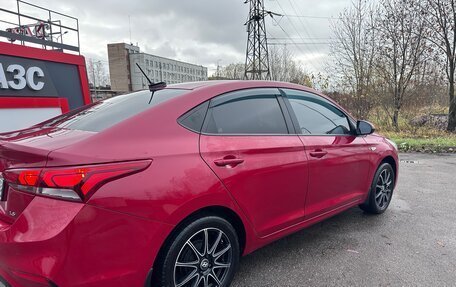 Hyundai Solaris II рестайлинг, 2017 год, 1 300 000 рублей, 3 фотография