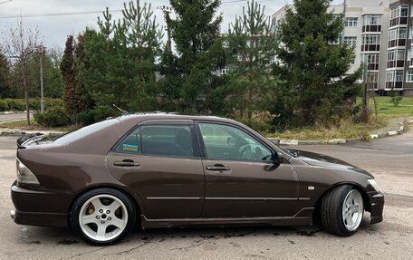 Toyota Altezza, 2001 год, 750 000 рублей, 6 фотография