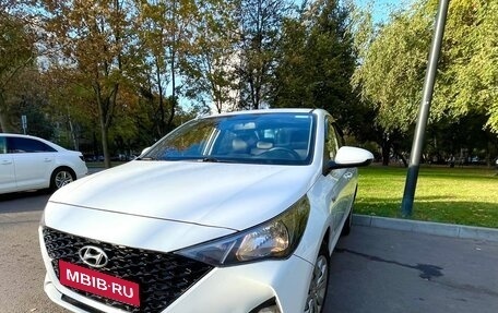 Hyundai Solaris II рестайлинг, 2020 год, 1 050 000 рублей, 1 фотография