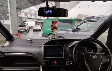 Toyota Esquire I, 2015 год, 2 200 000 рублей, 14 фотография