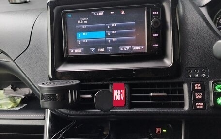 Toyota Esquire I, 2015 год, 2 200 000 рублей, 12 фотография