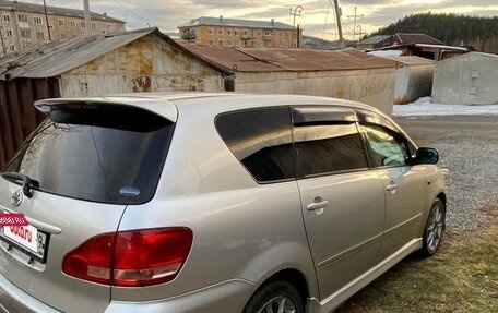 Toyota Ipsum II, 2003 год, 1 050 000 рублей, 2 фотография