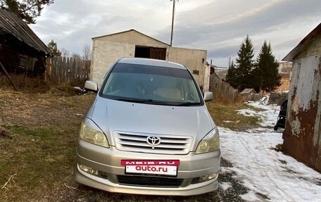 Toyota Ipsum II, 2003 год, 1 050 000 рублей, 5 фотография