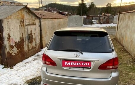 Toyota Ipsum II, 2003 год, 1 050 000 рублей, 16 фотография