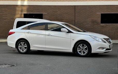 Hyundai Sonata VI, 2011 год, 700 000 рублей, 4 фотография