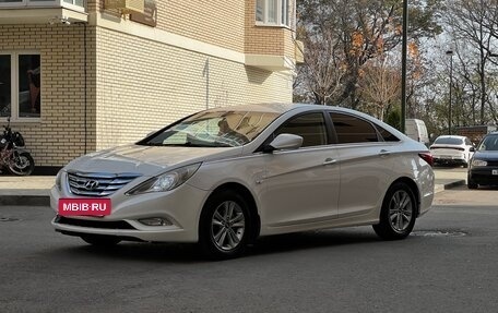 Hyundai Sonata VI, 2011 год, 700 000 рублей, 2 фотография