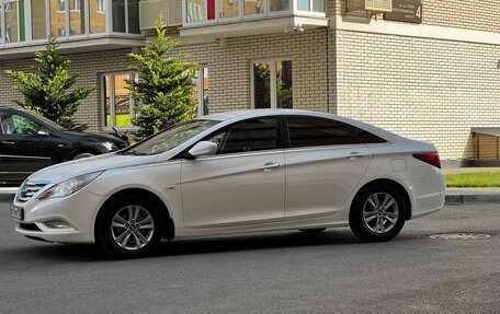 Hyundai Sonata VI, 2011 год, 700 000 рублей, 8 фотография