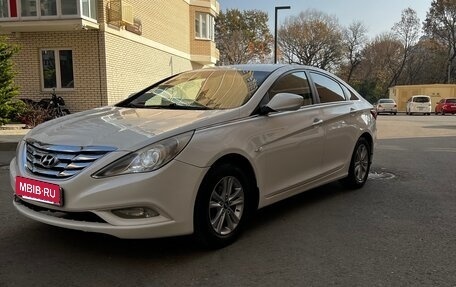 Hyundai Sonata VI, 2011 год, 700 000 рублей, 10 фотография